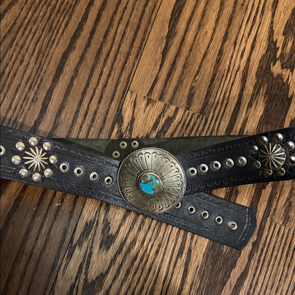 Black Leather Belt with Silver Accents - Picture 6 of 10